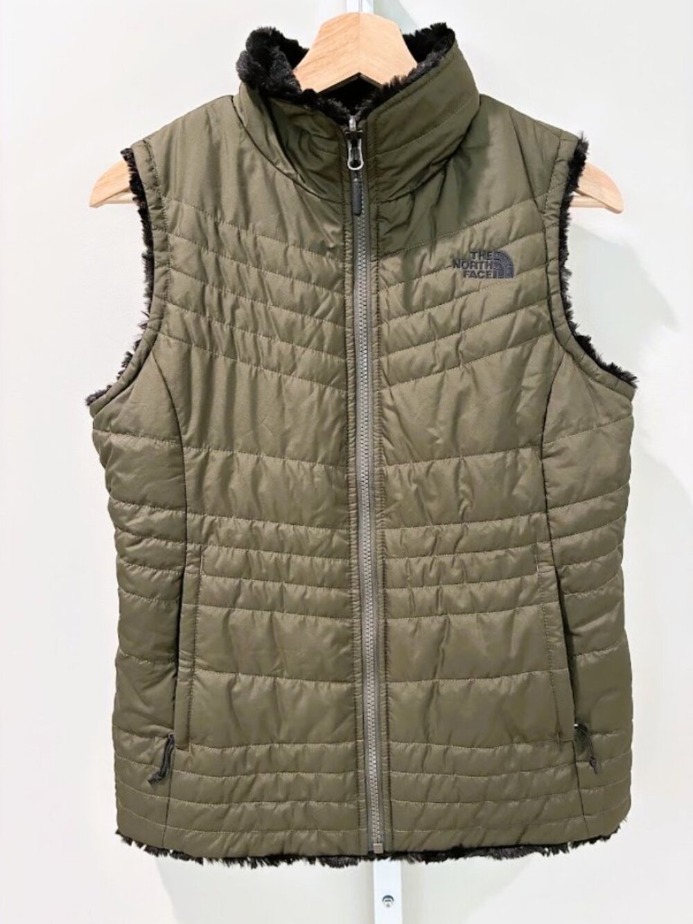 The North Face Mossbud Swirl Reversible Vest Olive Green Black Faux Fur Small S